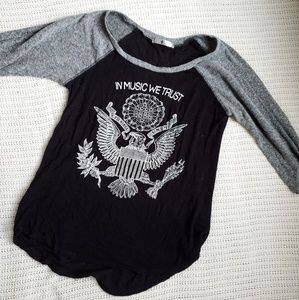 Black and grey screen tee